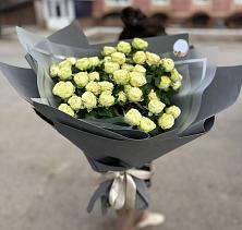 Букет Белые кустовые розы Солинеро в Чурилово